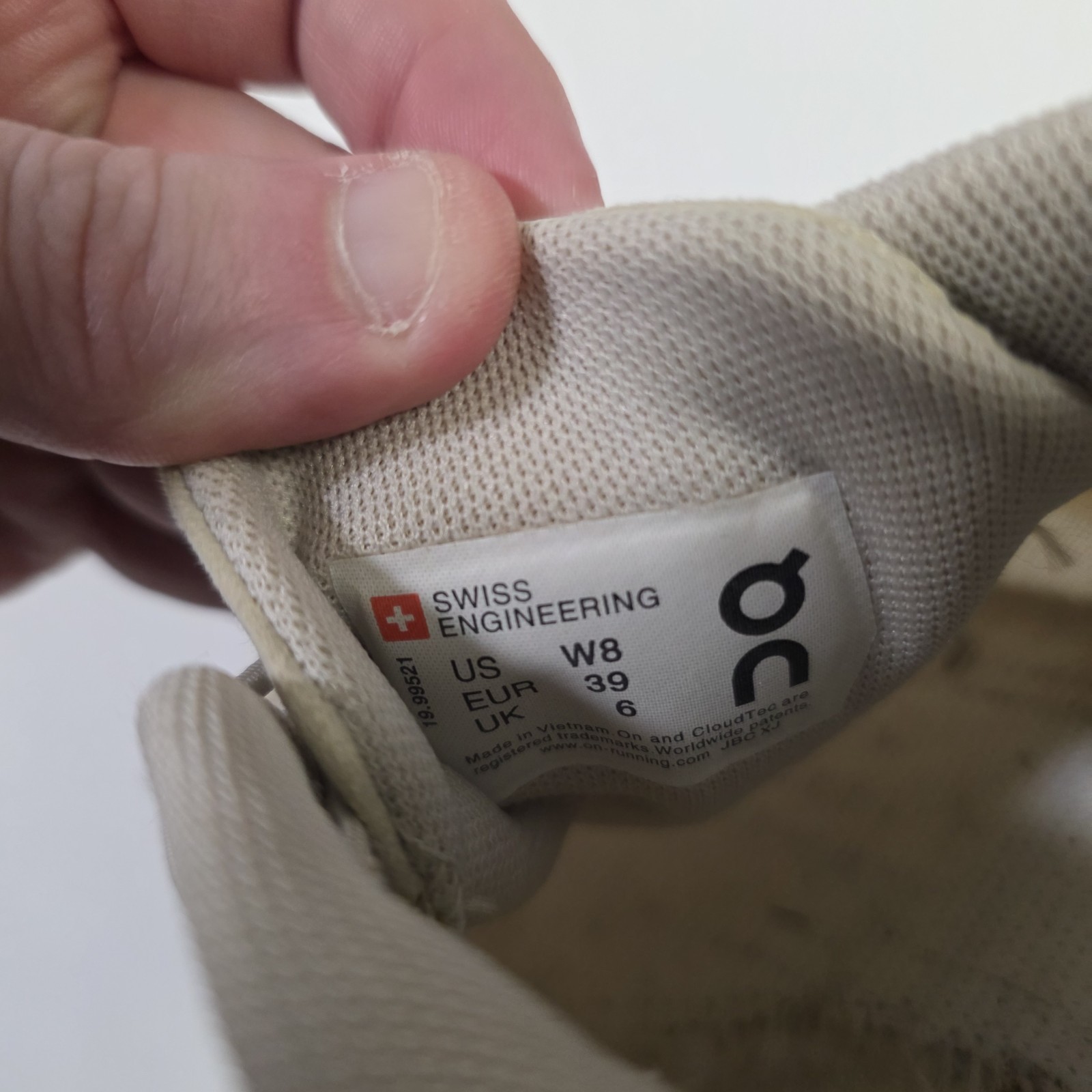 On Cloud Swiss Engineering Cloud 5 White Womens 8… - image 13