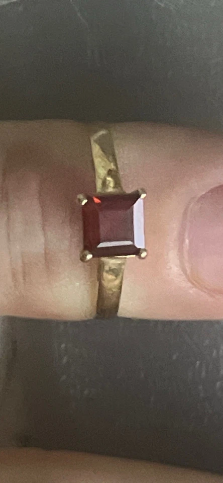 Anillo Rubí Oro Amarillo 14kt Talla 7 Foto 3 de 3