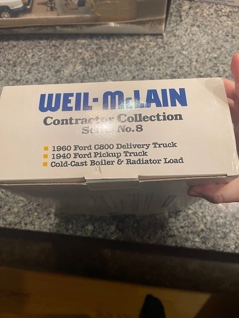 Camioneta Ford C800 1960 Ertl Weil-McLain Contractor Collection Series #8 1940 Foto 4 de 4