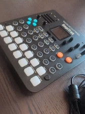 Sonicware SmplTrek - Portable Production Sampler