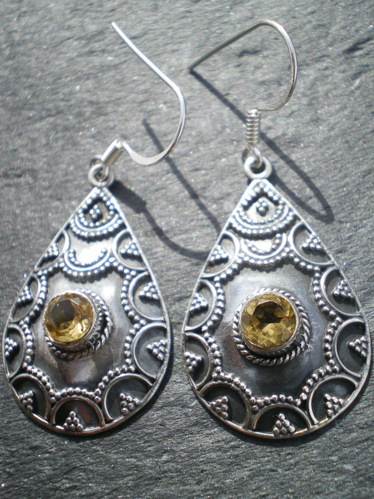 Boucles d'oreilles citrine solaire pour illuminer vos tenues d'été en argent