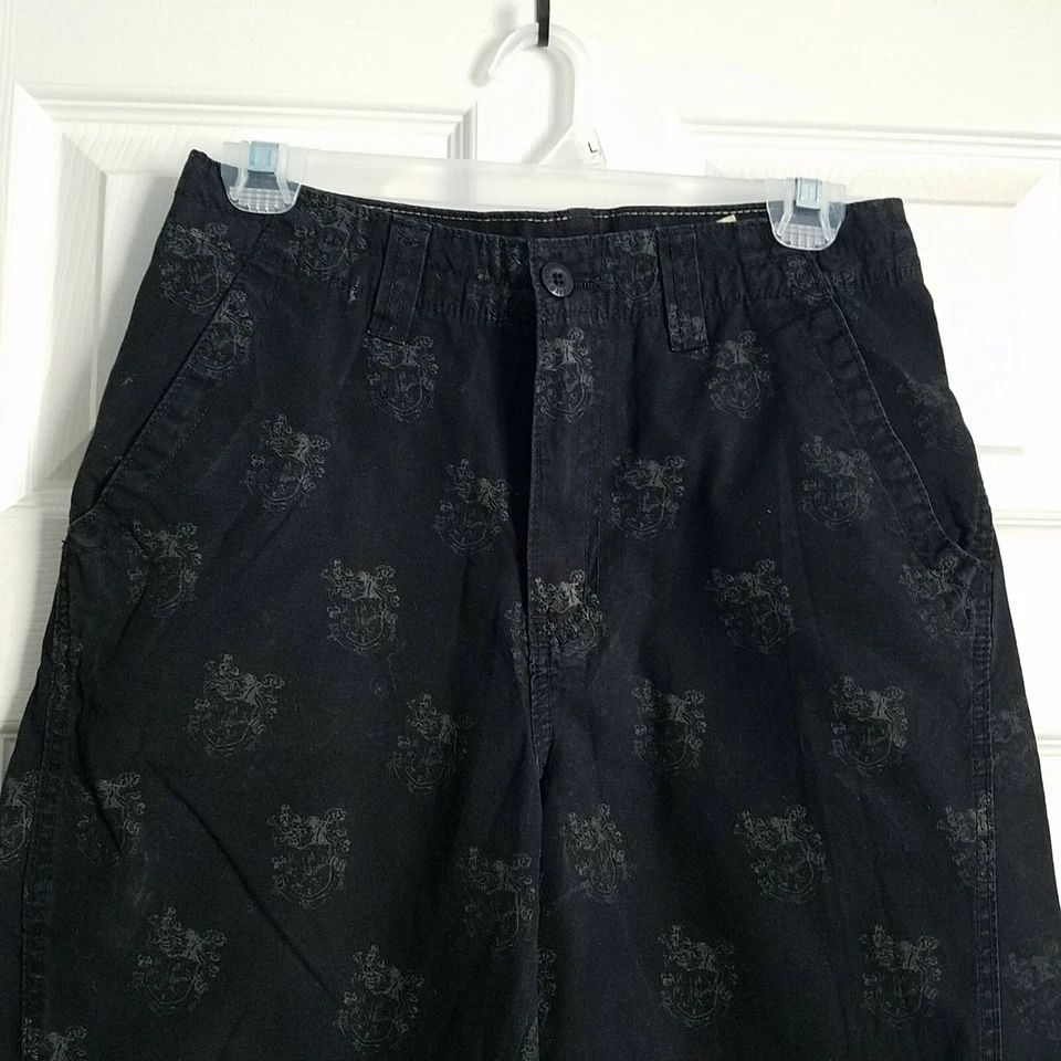 UNIONBAY Boy's Size 14 Flat Front Black Fleur de Lis Bermuda Shorts Waist 28 Y2k - Imagem 2 de 4