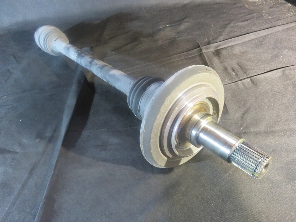 Eje trasero Mercedes Benz E300 LH AWD CV JUNTA 17 19 57K A2133502311 M274 Foto 2 de 4