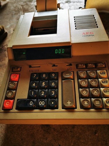 ANCIENNE MACHINE A CALCULER CALCULATRICE AEG OLYMPIA CPD 5212 A - Photo 2/5