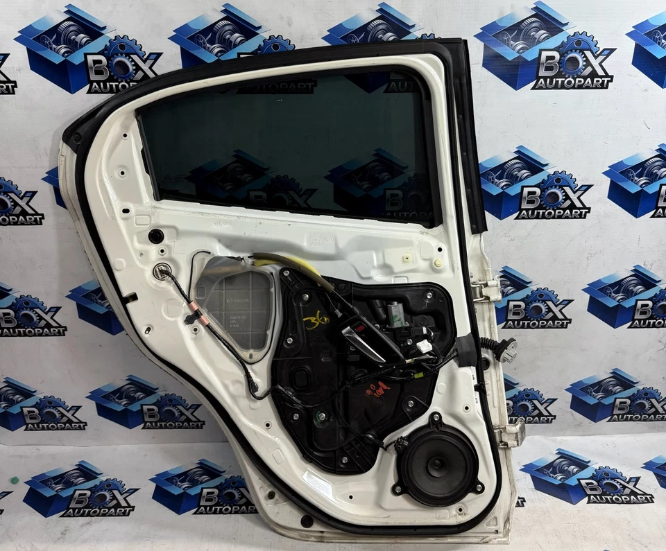 2016-2019 丰田 YARIS iA 轿车左司机后侧门壳白色油漆 A4D — 第 2/3 张图片