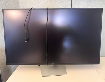 Dell UltraSharp U4323QE 43'' 4K IPS 60Hz USB-C HDMI DP Speakers