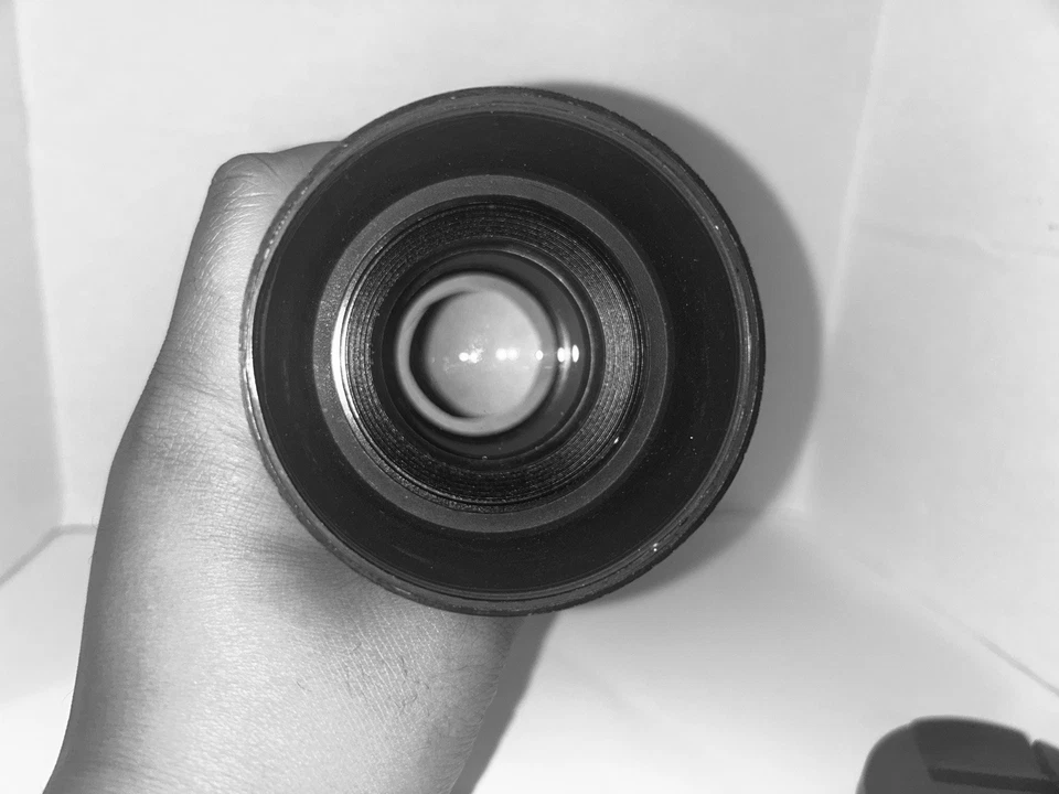 Объектив JINTU 35 мм f/1.8 для Canon — четкая ручная фокусировка, отличное состояние товара - Изображение 4 из 4