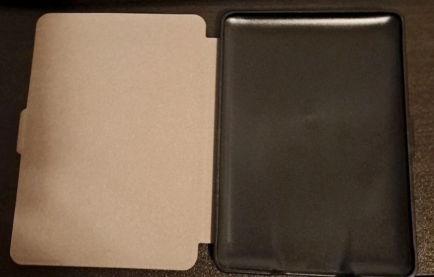 Red Slimshell Case For Amazon Kindle Paperwhite - Image 4 of 4