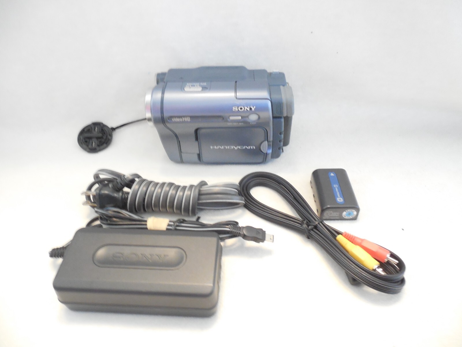 Sony CCDTRV128 8mm Hi8 Analog Camcorder Bundle 90Day Warranty