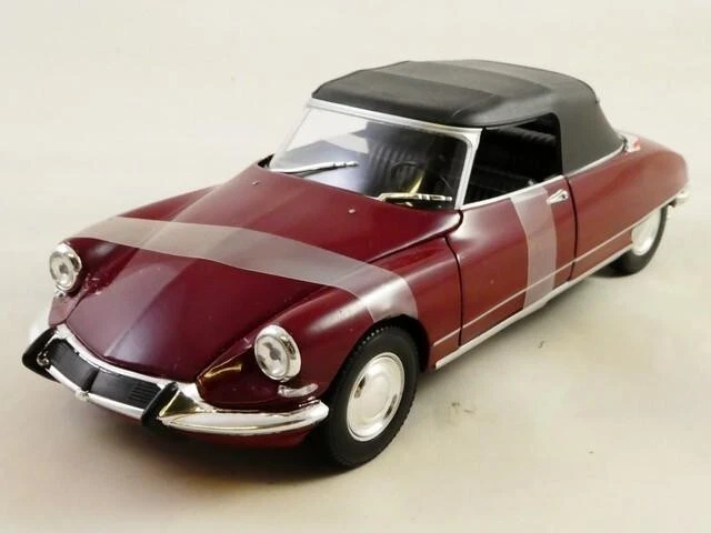 Welly Citroen DS 19 Cabriolet 1965 1/24 22506PR - Immagine 2 di 3