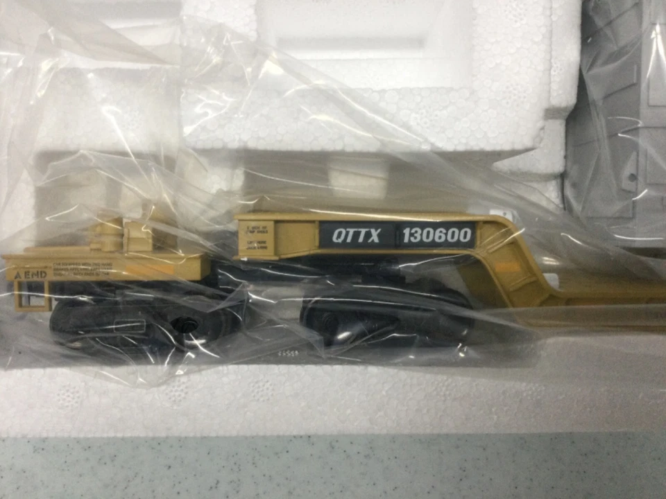 Atlas #3004051 TTX (QTTX) 75' Depressed Center Flat Car 2 Rail  NEW O Scale - Image 2 of 4