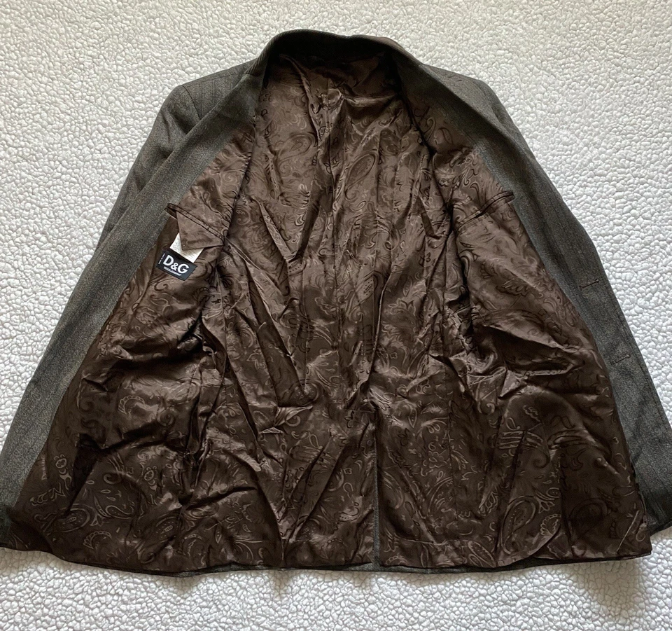 Blazer D&G Dolce & Gabbana tamanho 38/52 lã marrom veludo detalhes forro paisley - Imagem 3 de 4