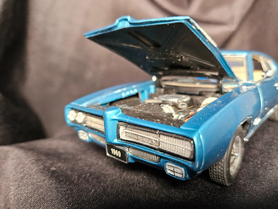 Danbury Mint 1969 Pontiac GTO Coupe 1:24 Scale Inv. #4666 - Image 4 of 4