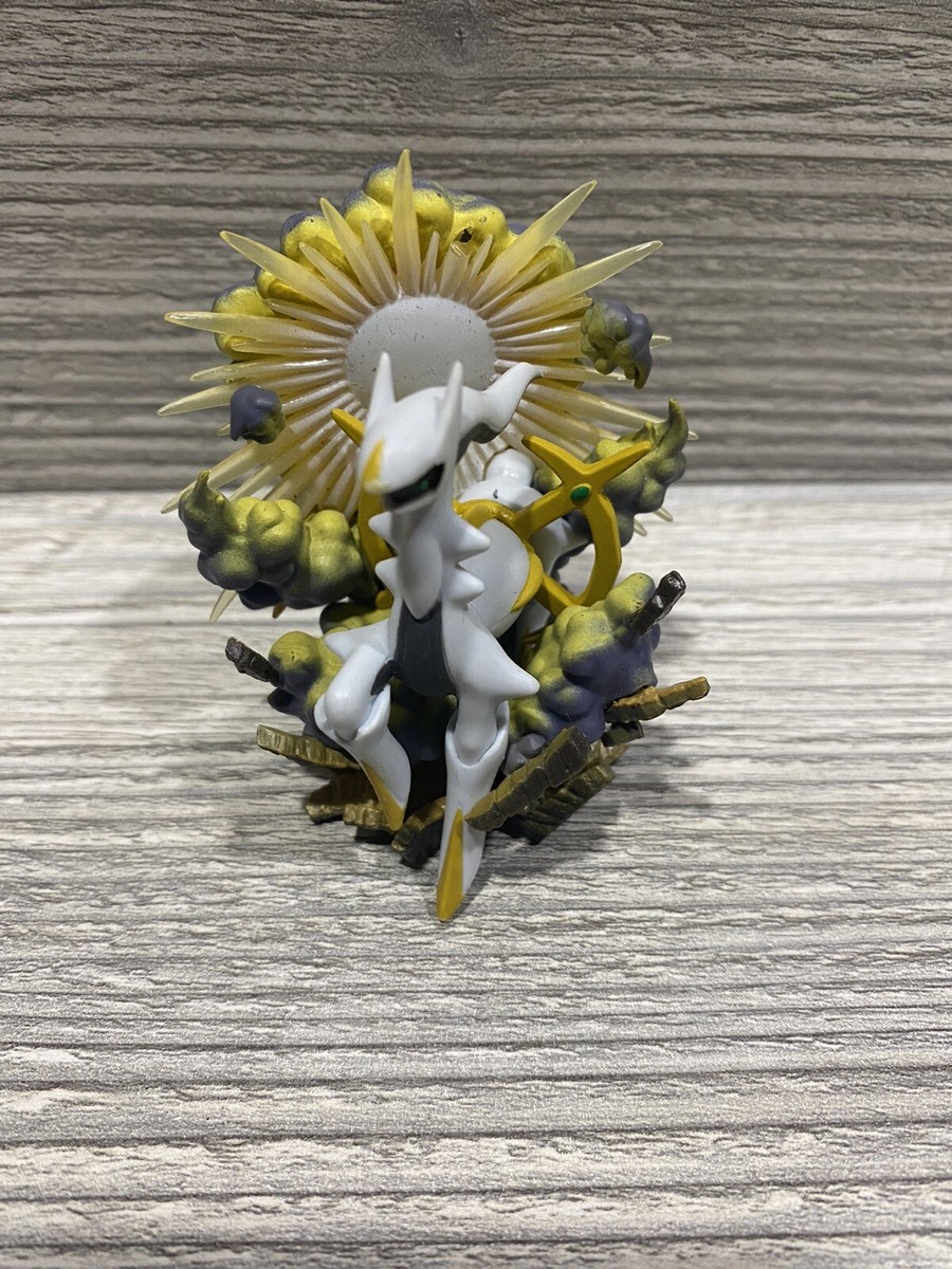 Official Arceus V Figure from Collection Box Pokémon TCG 2022