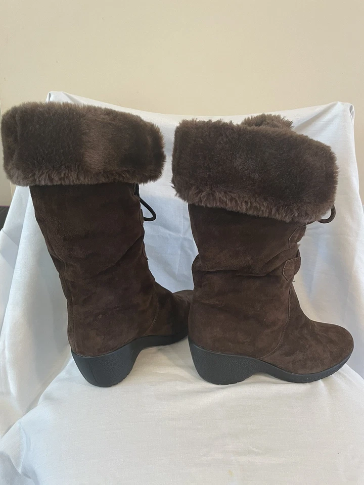 I KHOMBU Womans BROWN SUEDE WINTER  Boots Size 6 M Fur Lined Lace Up EUC - Image 4 of 4