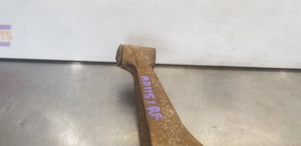 Volkswagen Vanagon 1987 4x2 brazo de control inferior pasajero delantero derecho Foto 3 de 4