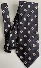 Cravatta seta uomo Harvey & Co blu molto scuro con disegno geometrico panna Made Italy