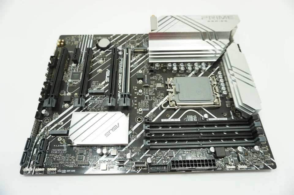 Placa madre PRIMEZ690-PWIFI Asus Intel LGA 1700 ATX DDR5 sin placa de escudo IO Foto 2 de 2