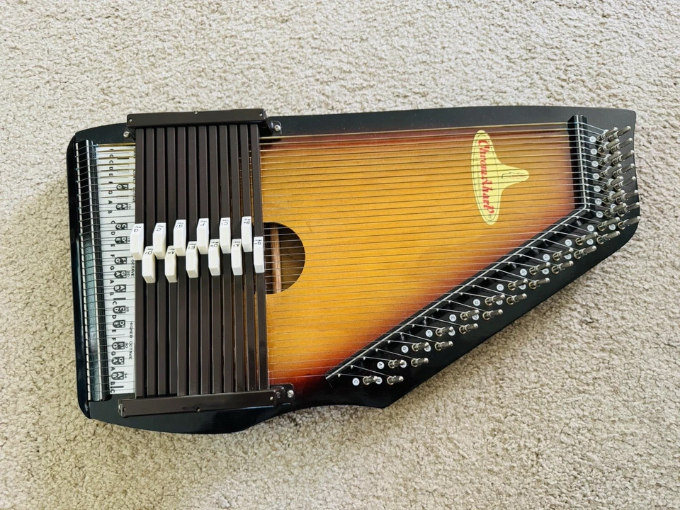 Antiguo instrumento musical de colección RBI banda rítmica ChromAharP autoharp con estuche de selecciones de teclas Foto 3 de 4