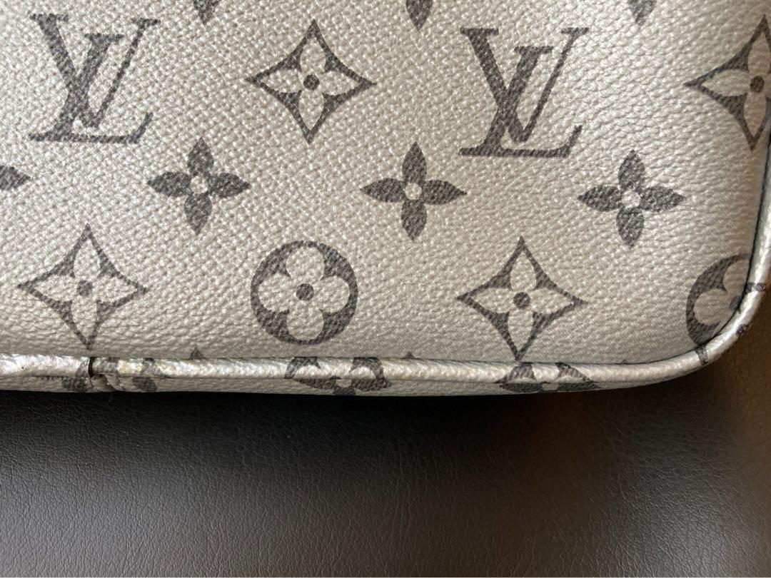 Louis Vuitton Messenger PM Bag Crossbody M43859 Silver Purse Louis Vuitton Messenger PM Bag Crossbody M43859 Silver Purse