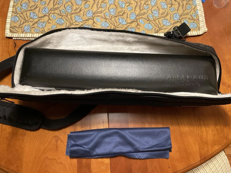 Amadeus AF700 Sterling Silver Flute w/ Original Case And Bag - Image 3 of 4