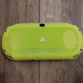 PS Vita PCH-2000 Lime Green White Excellent