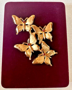 Authentic CROWN TRIFARI 60s GOLD-PLATED RUBY RED CABOCHON 4 BUTTERFLY BROOCH RARE