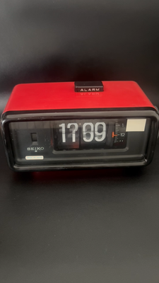 As is] Seiko Flip Alarm Clock DP692T Vintage Rare Red 100V 50/60Hz