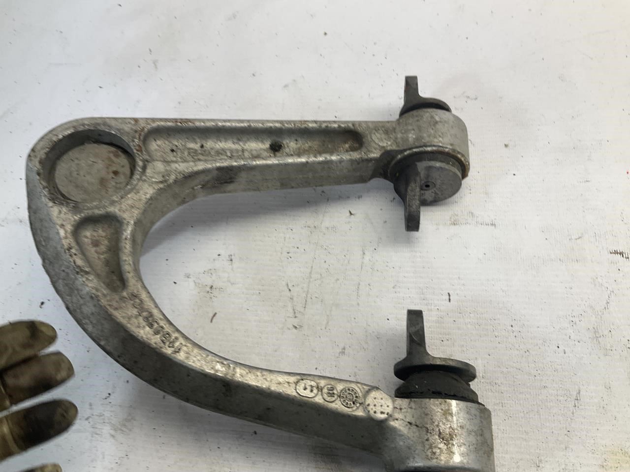 11-17 McLaren 570S / 650S / MP4-12C Front Right Passenger Upper Control Arm T