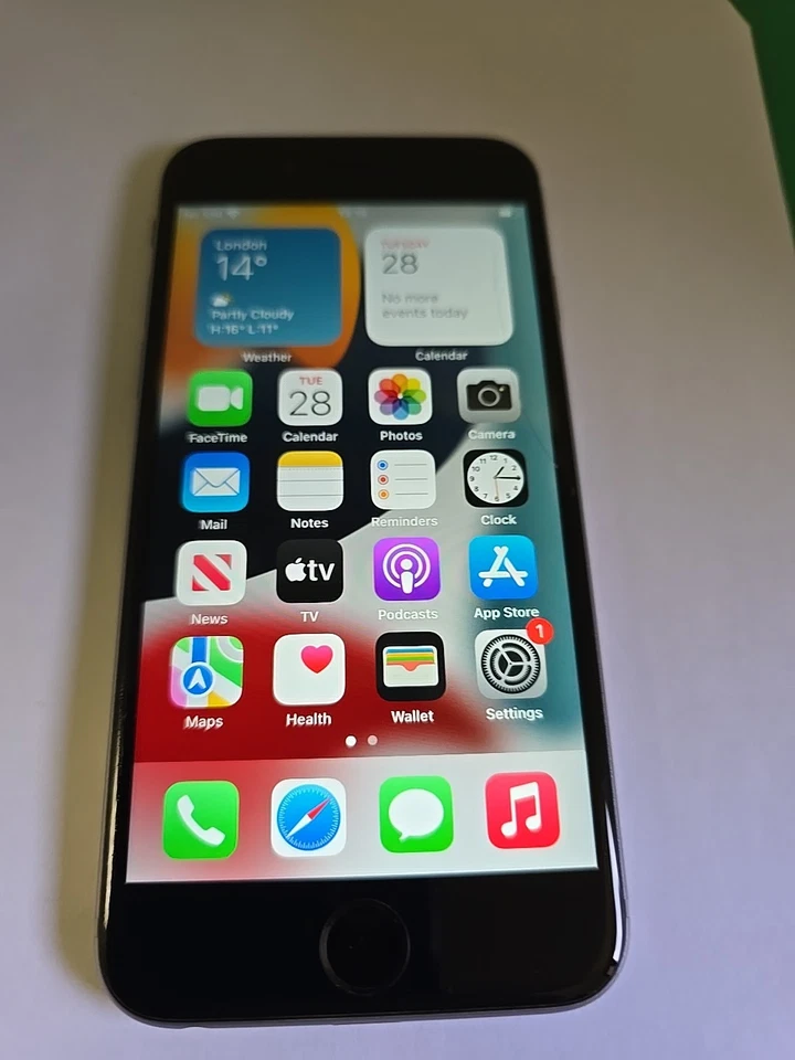 Apple iPhone 6S 32GB (Unlocked) A1688 Space Grey Cracked screen ( DK687) - Image 2 of 4