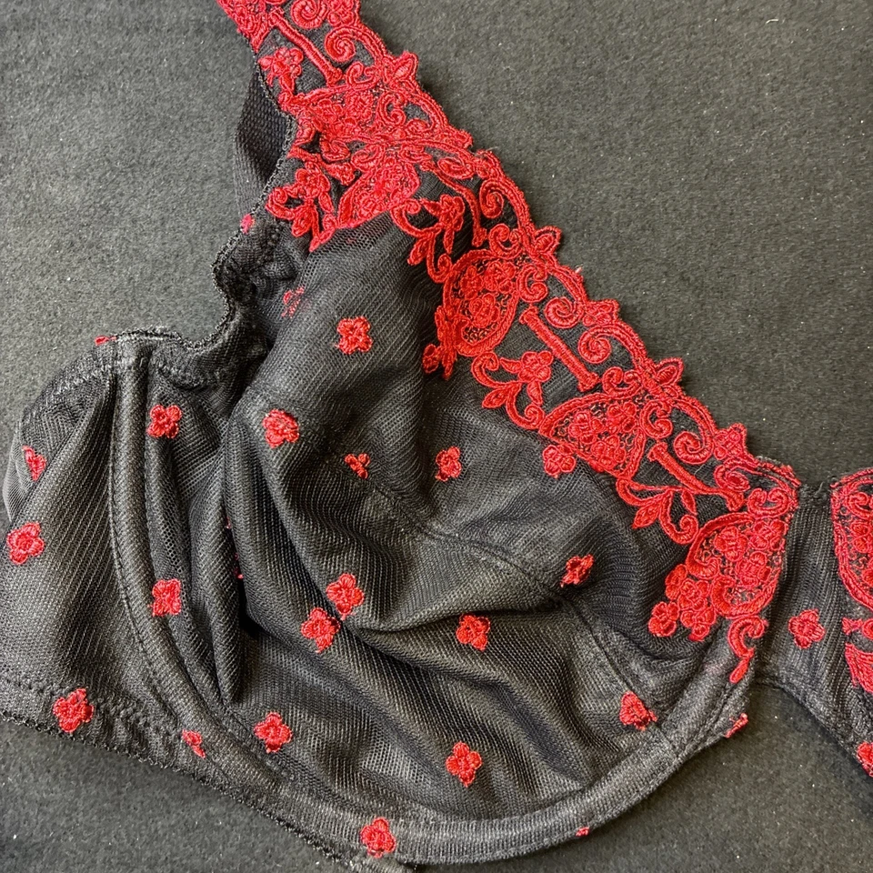 Sujetador Bali 38D 3573 Negro Rojo Paisley Encaje Deseo Con Aros Bordado Sin Relleno Foto 2 de 4