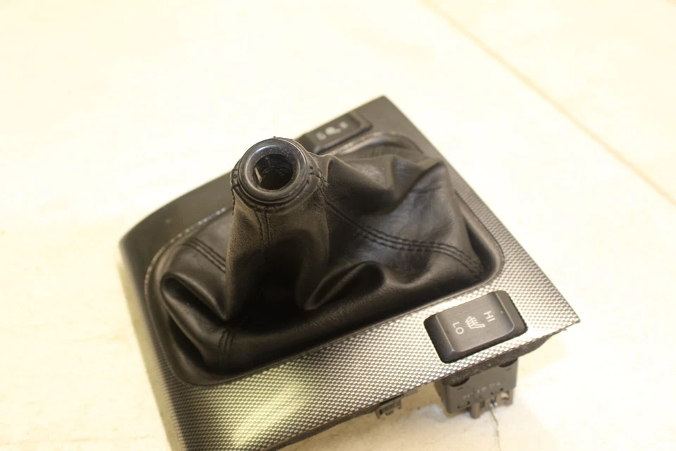 Honda Accord 2003-2005 cupé v6 M/T OEM CARBONO CAMBIO MALETERO MONTAJE CUERO Foto 3 de 4