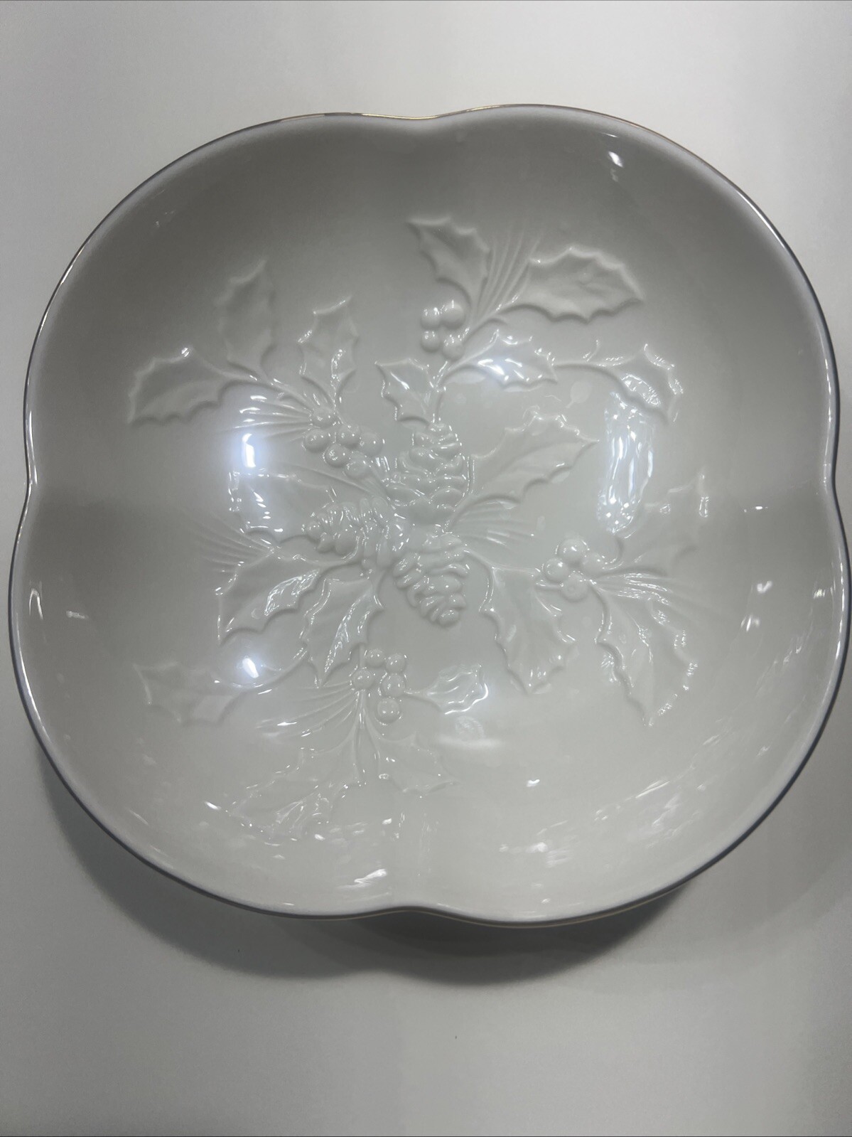 Lenox Winter's Imprint Serving Embossed Bowl 8