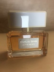 givenchy dahlia divin 50ml