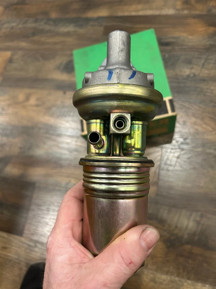 Новый механический топливный насос Carter Muscle Car M4008 Ford F 100 250 350 1966-73 - Изображение 3 из 4