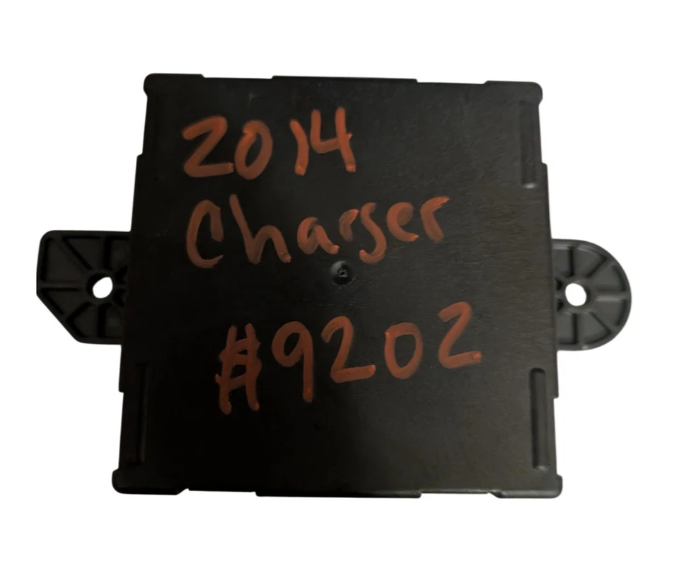 Módulo de control de puerta derecha OEM ✅2011-2014 Chrysler 300 Dodge Charger 68155770AE Foto 3 de 4