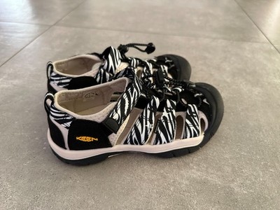 Keen Newport Gr. 35  ATMS Zebra Star Sandalen Outdoor Trekking Sandale Weiß