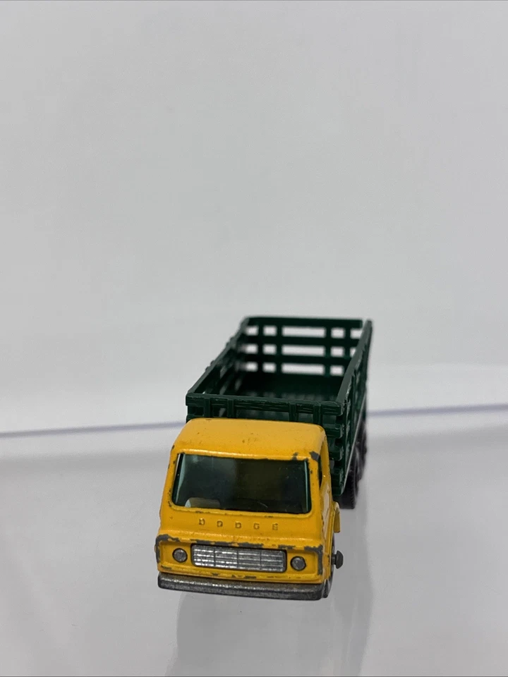 Vintage 1960s Lesney Matchbox Series No. 4 Dodge Stake Truck Green Yellow Farm - Image 4 of 4