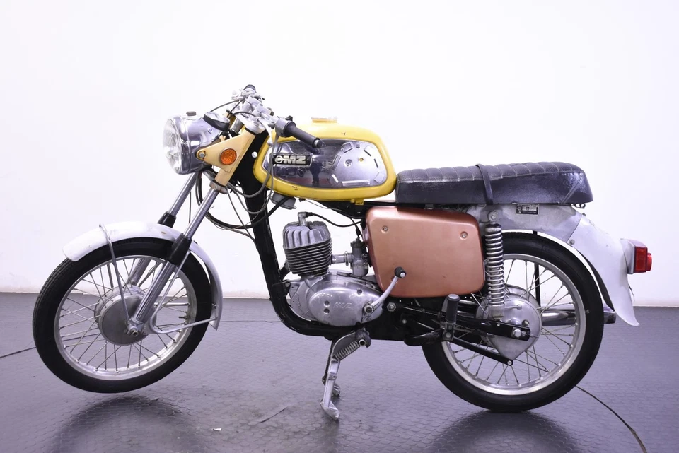 1974 TS150 UNREGISTERED US IMPORT CLASSIC RUNNING RESTORATION PROJECT - Image 2 of 4