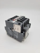 ABB AE9-30-00 Contactor 9A 3P 600V Coil 24VDC Auxiliary Contact CAL5-11 Used