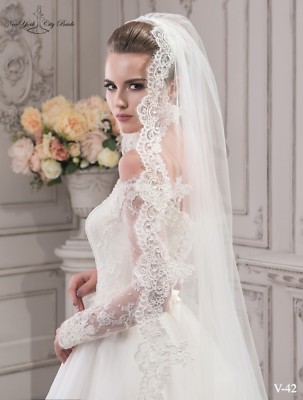 veil with lace dress