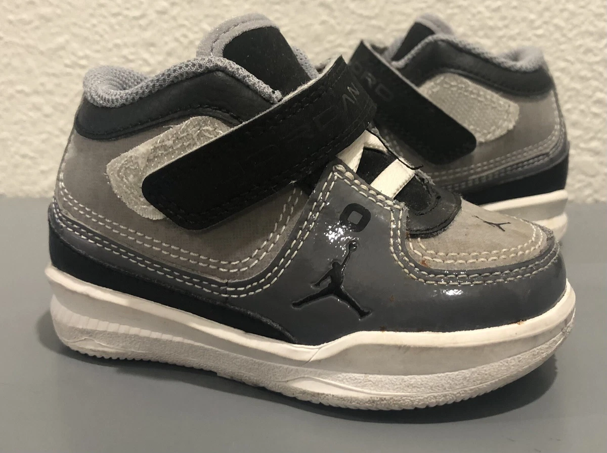 Nike Air jordan Baby Toddler Gray Black Strap Size 5C Excellent