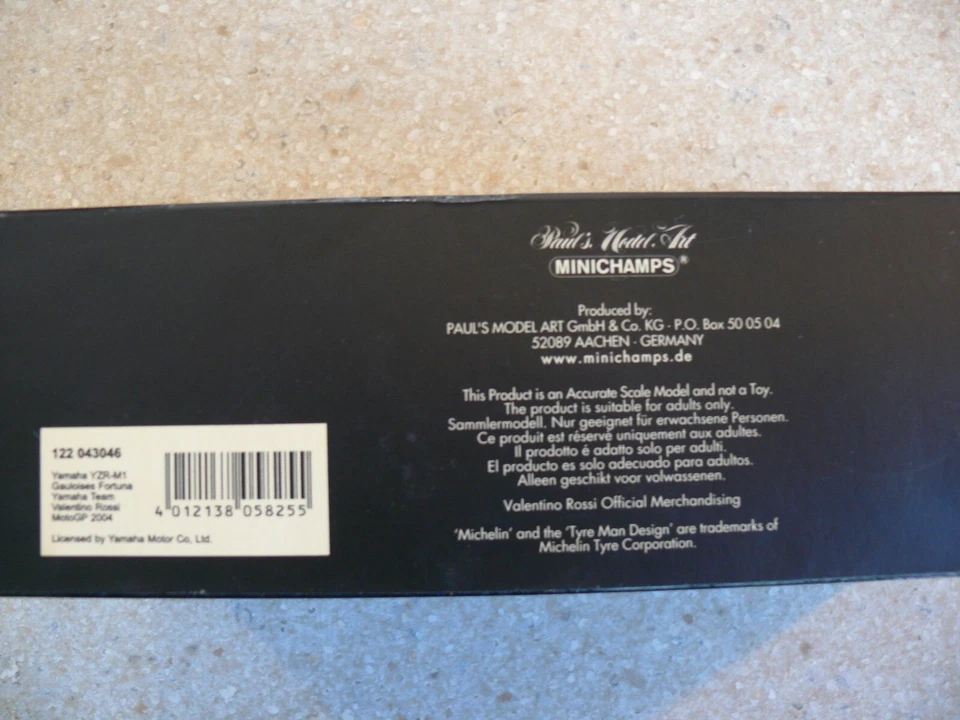 1/12 Minichamps Valentino Rossi Collection- 2004 MotoGP Gauloise Yamaha YZR-M1 . - Image 4 of 4