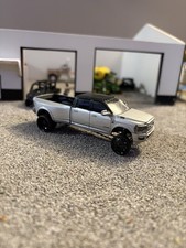 1/64 Scale Custom Green light 5th Gen Dually