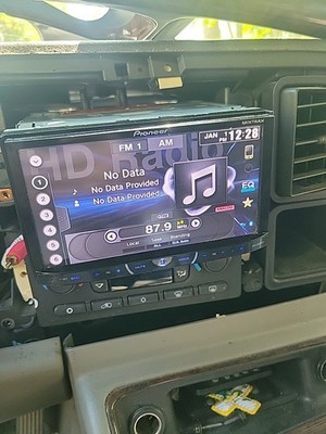 Pioneer AVH-X5500BHS 2-DIN Touchscreen with remote