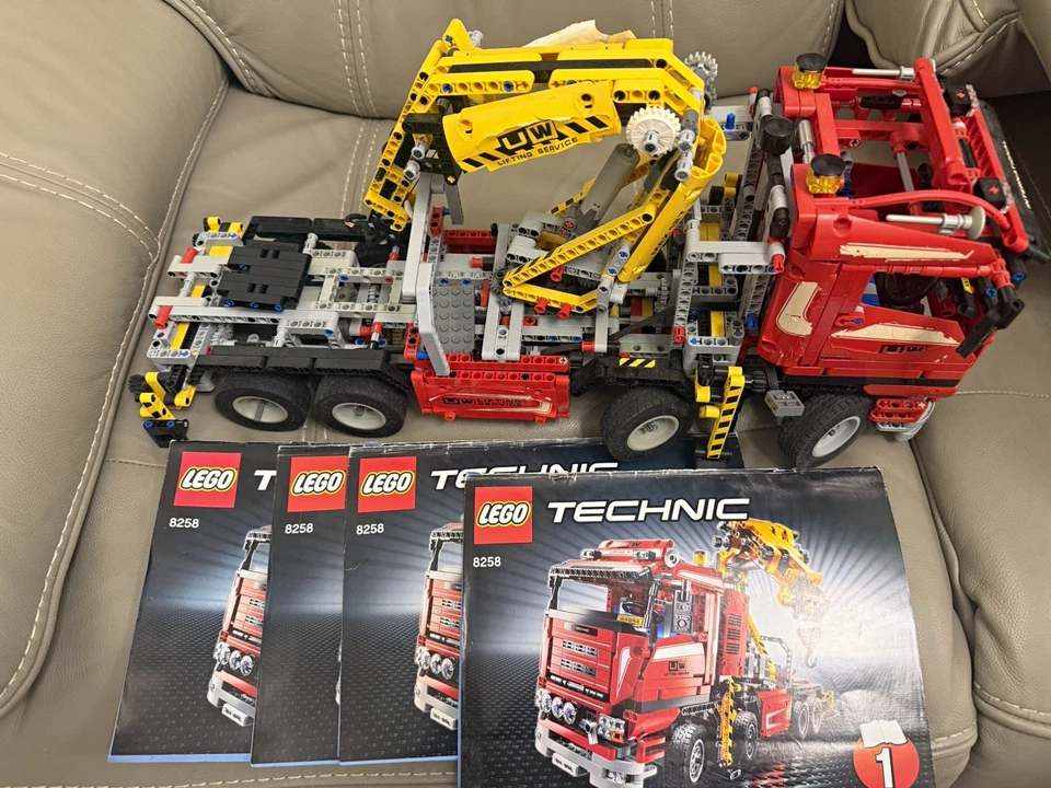 LEGO Technic 8258 Crane Truck