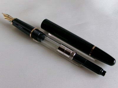 Montblanc Meisterstuck Classique 144 Fountain Pen Black GT 18K M