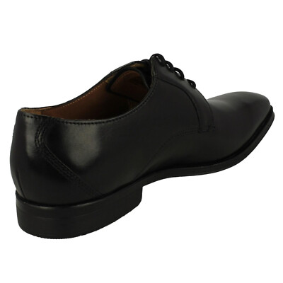 Clarks Gilman Lace Mens Wide Fitting lace up Smart Plain