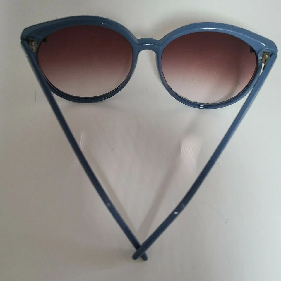 Gafas de sol de diseñador para mujer marco azul rosa lentes talla grande venta al por menor $100.00  Foto 4 de 4