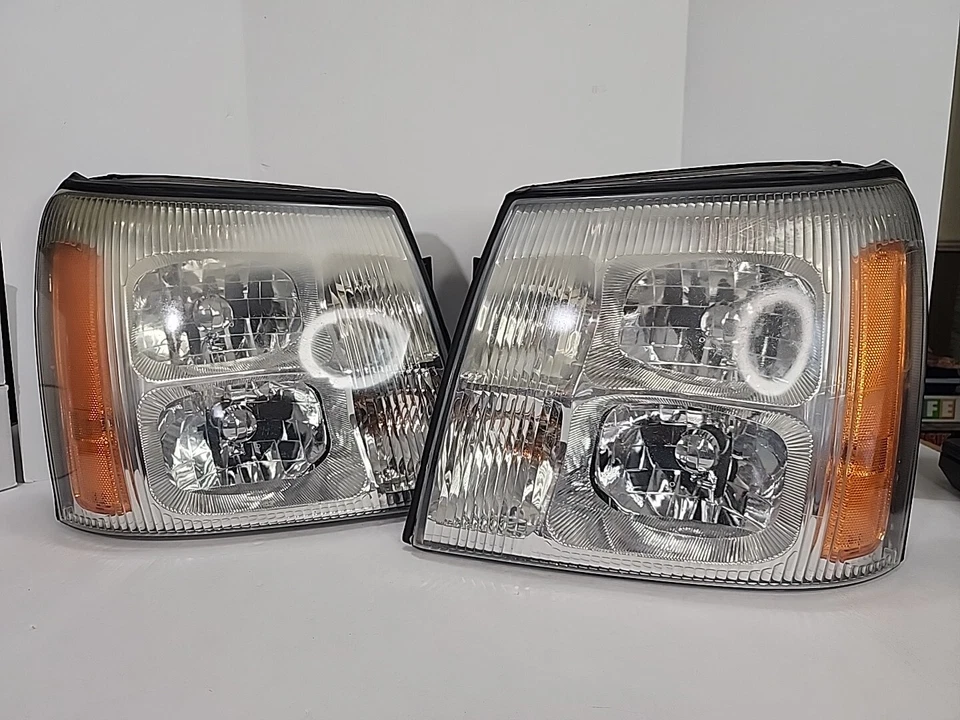 Conjunto de faros izquierdo y derecho Cadillac Escalade 2002 GM 15044521/GM 15044522 Foto 2 de 4